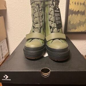 Brand New Olive Green Leather Converse Chuck Taylor All Star GR82